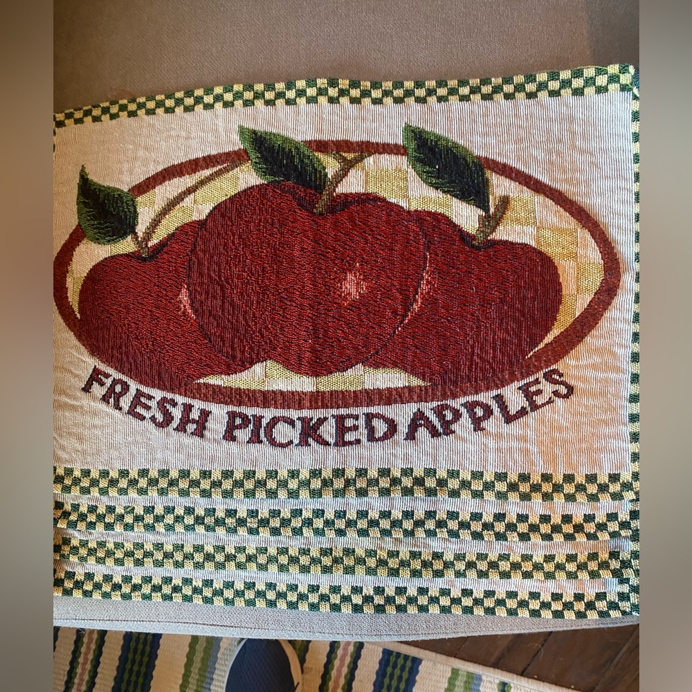 Vintage Fresh Picked Apples Kitchen Placemat Set of 4
